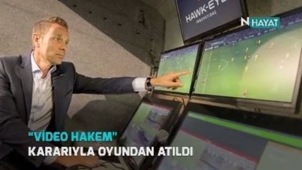 Futbolda bir ilk! Video hakem oyundan attı!