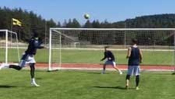 Pero Antic ortaladı, Vesely golü yazdı