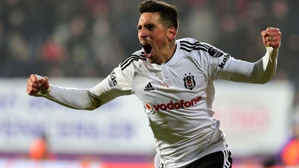 Jose Sosa'nın formasına talip çıktı