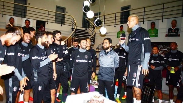 Beşiktaşlı oyuncular Quaresma'nın doğum gününü kutladı