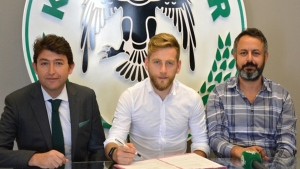 Konyaspor, Halil İbrahim Sönmez'in sözleşmesini 2 yıl uzattı