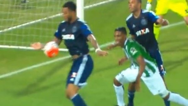 Colin Kazım takımını yaktı