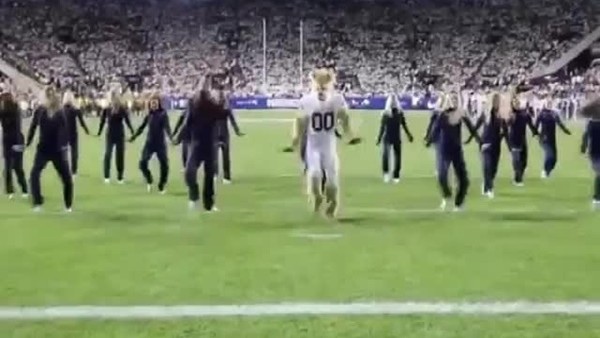 Maç öncesi çılgın dans