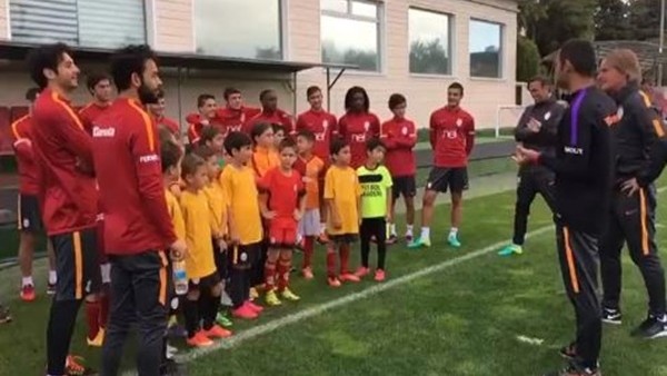 Galatasaray U14 Takımının antrenöründen devre arası konuşması