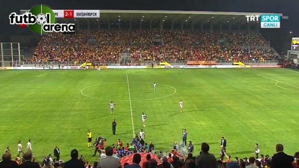 Göztepe - Eskişehirspor maçında çıkan olaylar