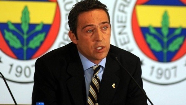 Ali Koç adaylığını açıklayınca tüm salon alkışladı