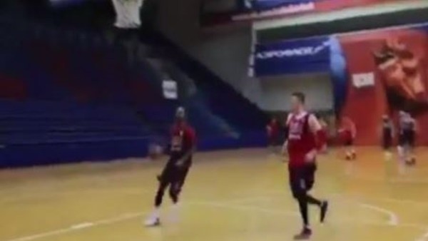 CSKA'lı oyuncular maça Abdi İpekçi tribünlerinin sesini dinleyerek hazırlanıyor