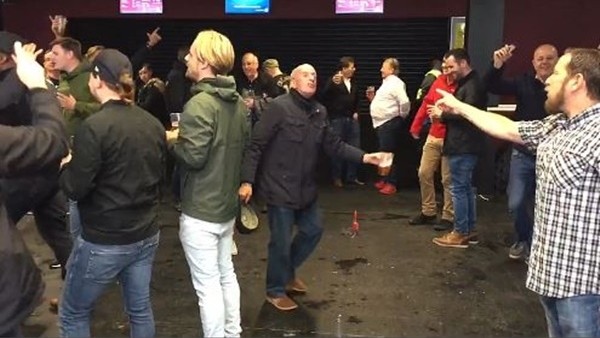 West Ham taraftarlarının Gökhan Töre'ye tepkisi