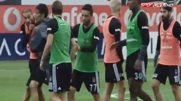 Caner Erkin ve Cenk Tosun arasında yaşanan tartışma