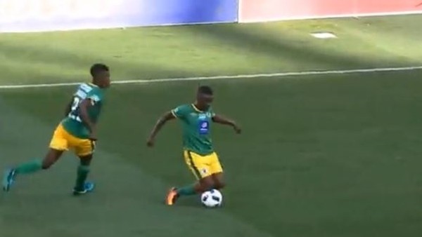 Çılgın harekete hakem cezası!