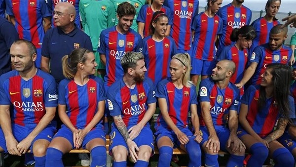 Barcelona'da toplu fotoğraf çekimi