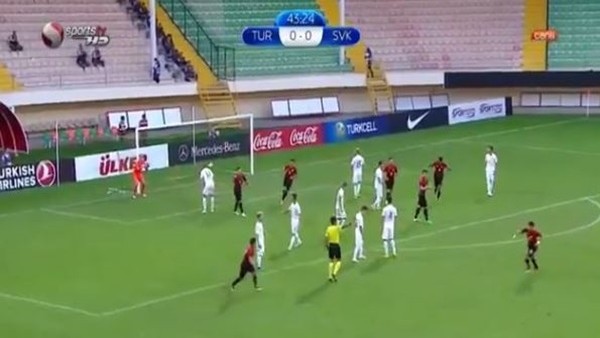 Bilal Başaçıkoğlu'ndan Slovakya ağlarına süper füze