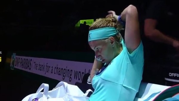 Güzel tenisçi herkesi şok etti!