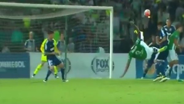 Voleyi çaktı, Puskas'a göz kırptı