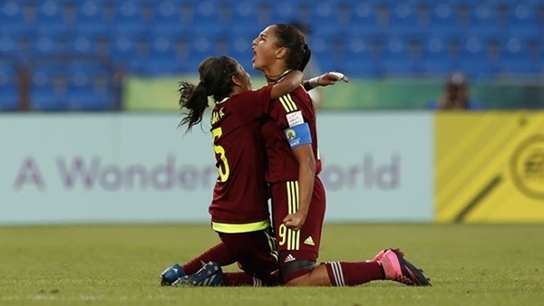 Dünya Kupası'nda 90+4'te santradan attı