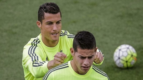Ronaldo'dan James'e azar