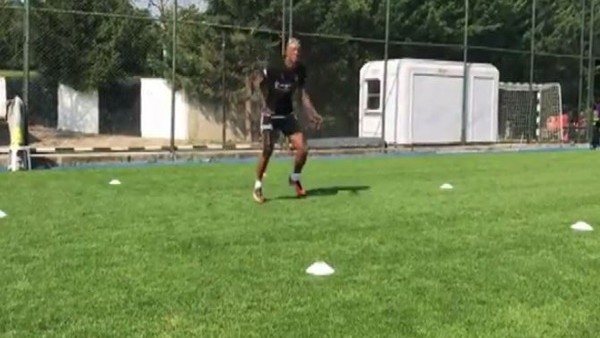 Talisca da modaya uydu!