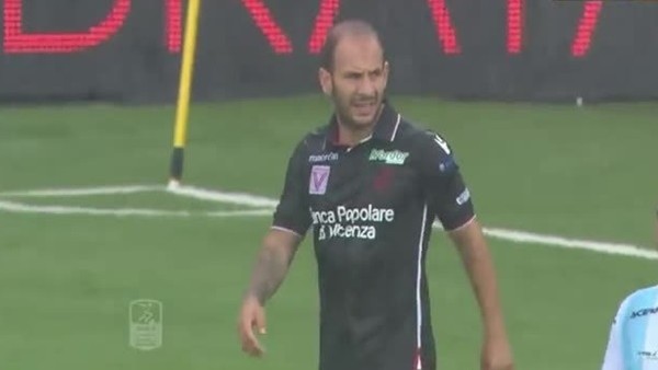 Futbol tarihinde bir ilk!