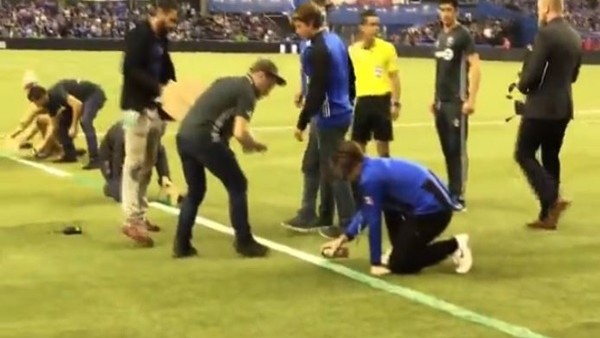 Drogba'nın vedasında saha skandalı