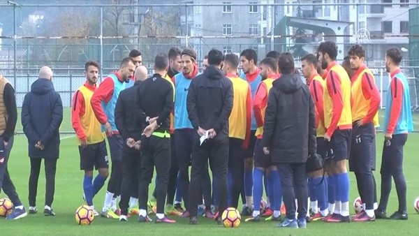 Çaykur Rizesporlu Kweuke'nin eşi kaza geçirdi