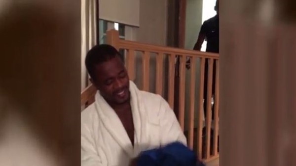 Evra dönüşünü böyle kutladı!