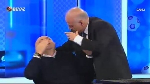 Sinan Engin ve Ahmet Çakar birbirine girdi