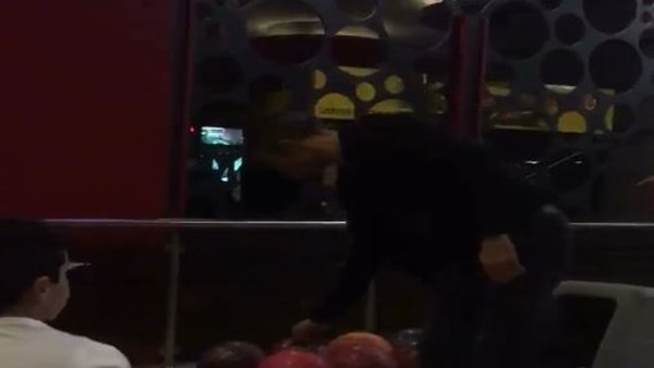 Robin van Persie'nin bowling keyfi