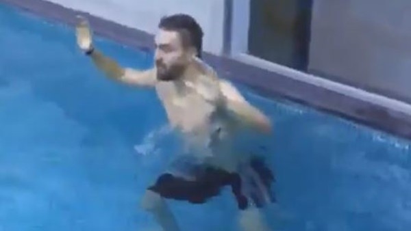 Caner Erkin havuzda çalışmalara başladı