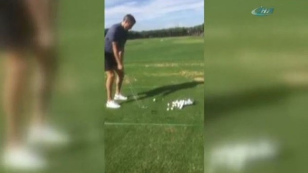 Van Persie'nin golf keyfi!