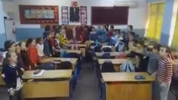 Öğrencilerden Bursasporlu öğretmene özel hediye