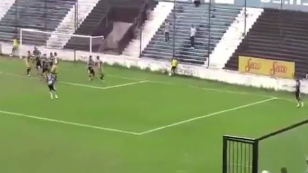 Çılgın gol! Nerdeyse sıfırdan...