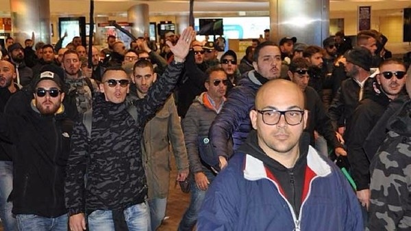 Napoli taraftarlarından taşkınlık