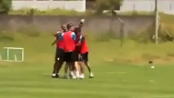 Luis Suarez'den kaleden kaleye gol