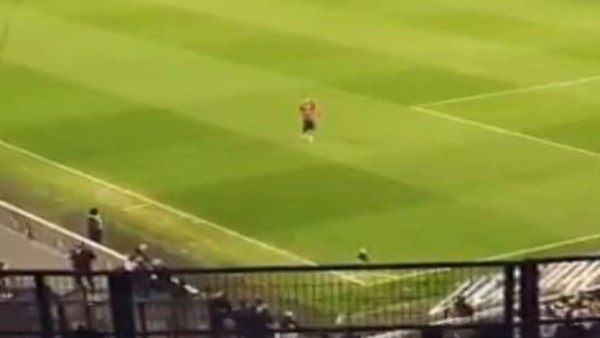 Sabri Sarıoğlu Kadıköy'de üçlü çektirdi