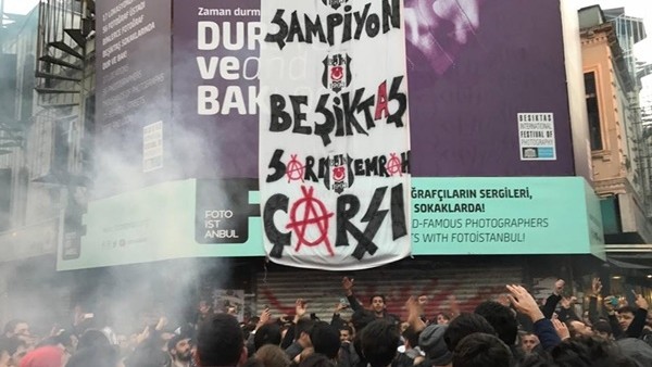 Çarşı'da Beşiktaş - Benfica maçının coşkusu başladı.