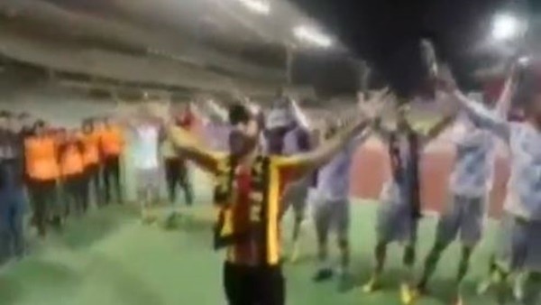 İçerde dizisinin Davut'u tribünde