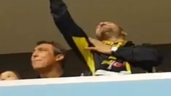 Ali Koç olay tezahürata eşlik etti!