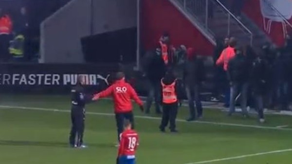 Henrik Larsson'un oğluna saldırdılar