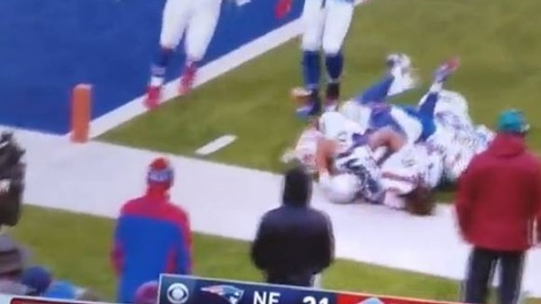 Sahaya öyle bir şey attılar ki...