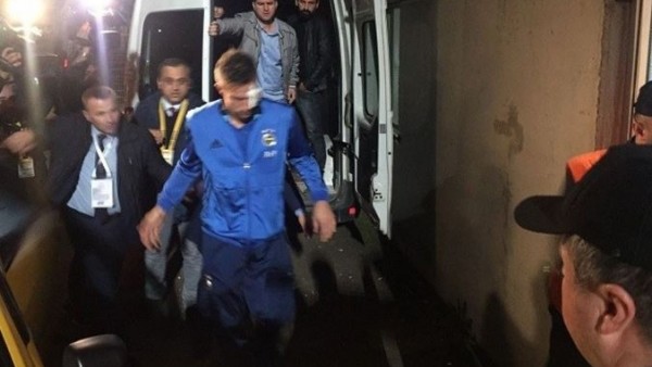 Robin van Persie 15 dakika ambulans bekledi