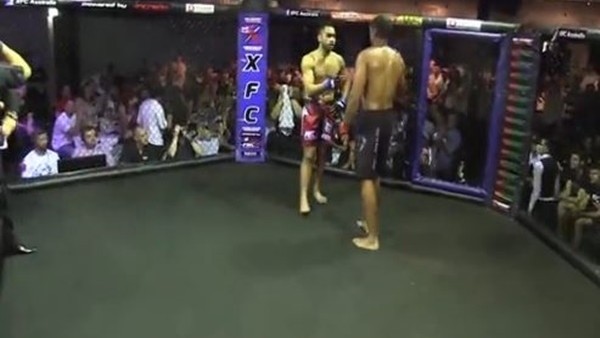 Bir anda yere yığıldı