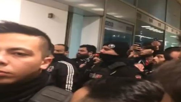 Beşiktaşlı taraftarlardan muhteşem karşılama