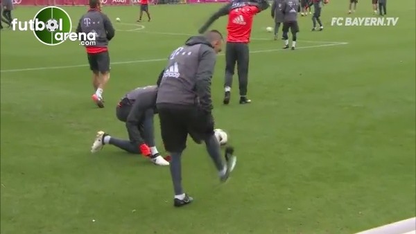 Ribery'den antrenmanda eldiven şov