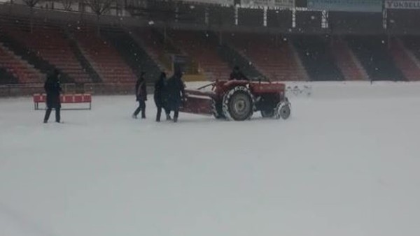 Kamil Ocak Stadı'nda çalışmalar devam ediyor