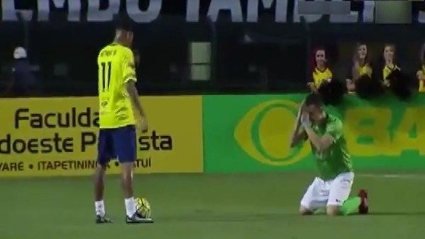 Neymar'ın arkadaşı yalvardı!