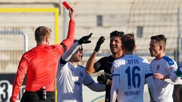 Barış Özbek olayları anlattı: 'Bana pis Türk dediler'