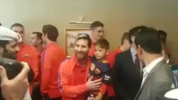 Messi minik hayranıyla buluştu