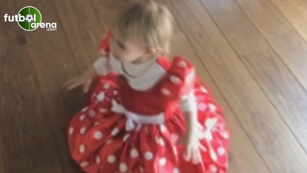 Burak Yılmaz'ın kızı Nazlı'nın neşeli görüntüleri