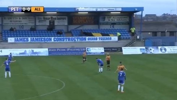 Kalecinin vuruşu martıya isabet etti