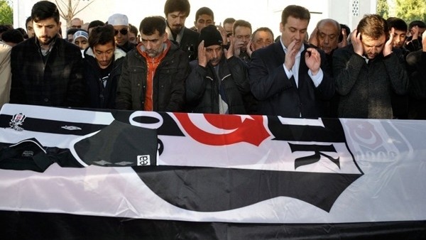 Beşiktaş şehidini uğurladı!